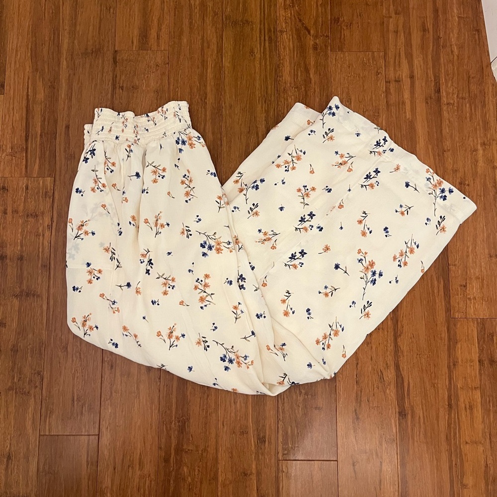 American Eagle Outfitters XS Floral Wide Leg Pants - Cream and Blue
